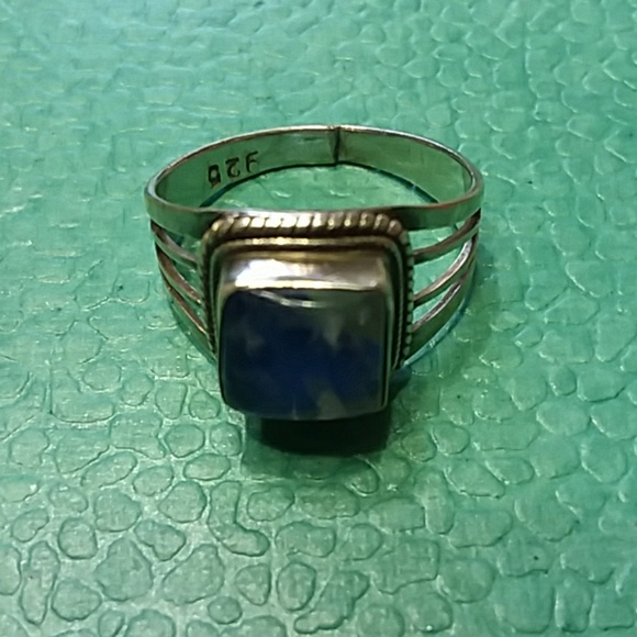 Sterling silver ring - Picture 1 of 3